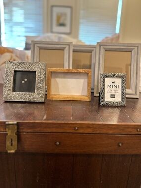 Lot of 6 Mixed Table Top Picture Frames in Various Sizes And Colors See Photos